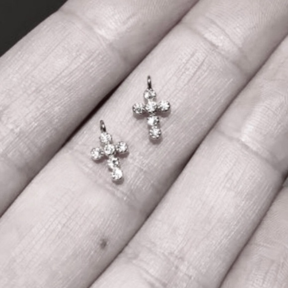 ✨✨EXTRA TINY SILVER CROSS NECKLACE✨✨ - Picture 2 of 2